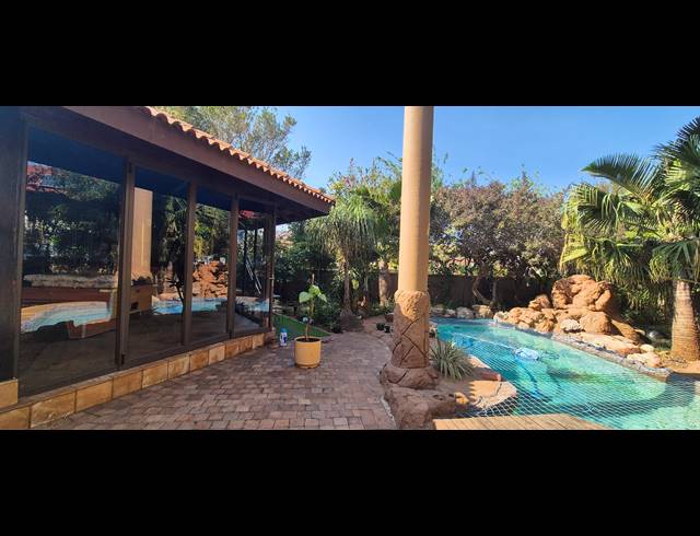 5 BEDROOM HOUSE FOR SALE IN IZINGA RIDGE